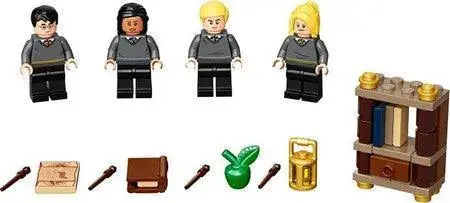 LEGO Harry Potter Hogwarts Student Accessories Pack (Set 40419)